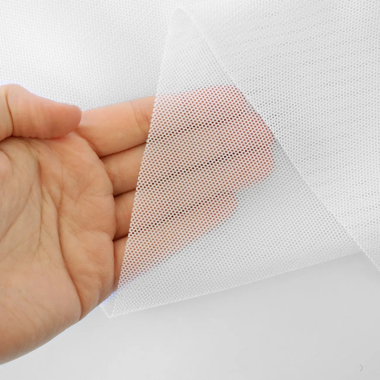 White Fine Mesh 1/2yd Checker Distributor