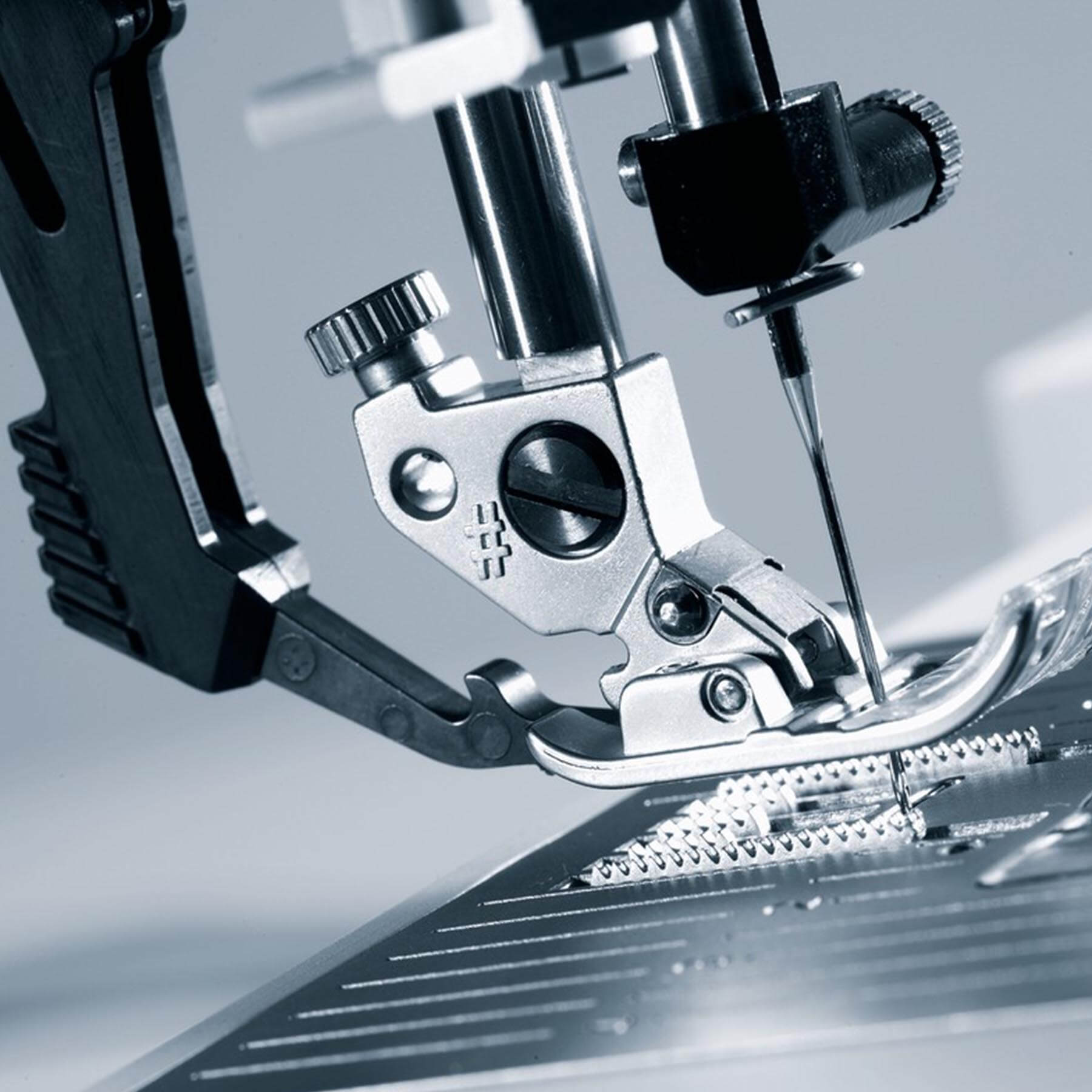 PFAFF® ambition™ 610 Blue Sewing Machine