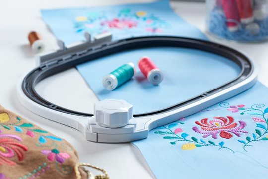 BERNINA Midi Hoop 26.5x16.5cm machine embroidery hoop