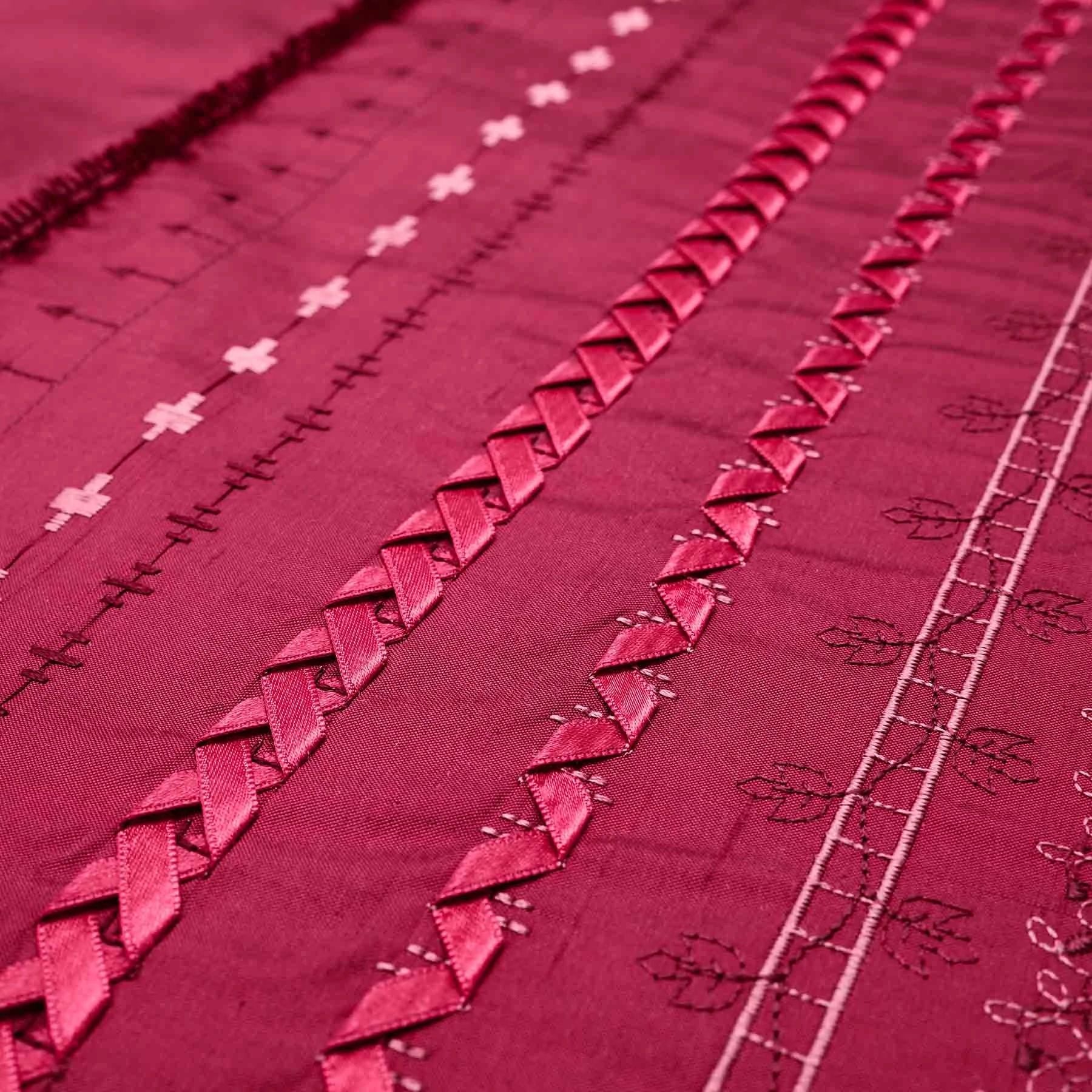 PFAFF® expression™ 715 Sewing Machine