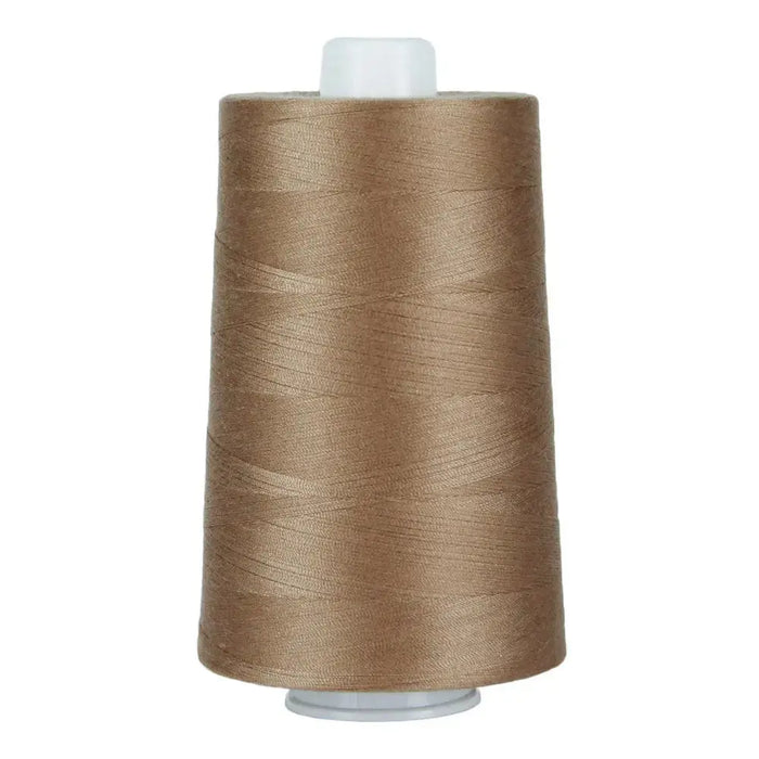 OMNI in Bambi: Why This Warm Tan 40-Weight Keeps Longarm Quilting Movi
