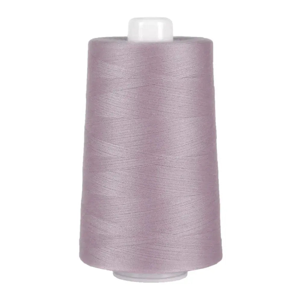 Frosted Lilac OMNI: A Pastel 40-Weight Built for High-Speed Longarm Quilting