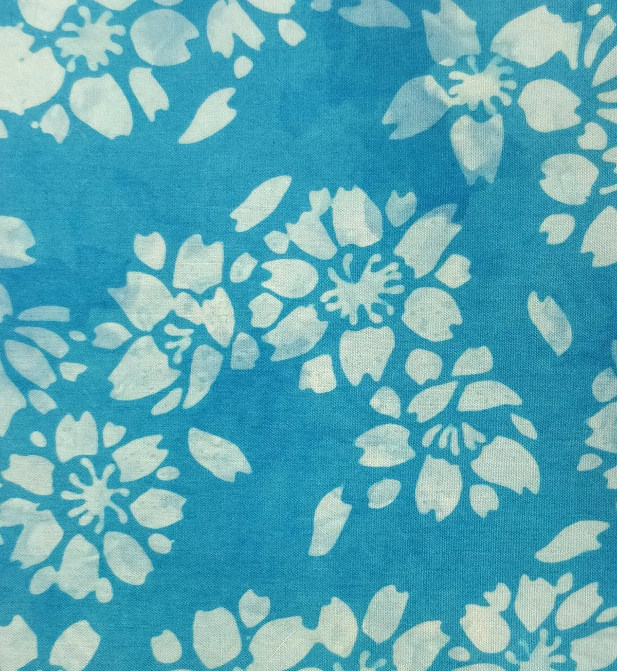 A Weekend Table Runner in Anthology 5015 Blue with Flowers