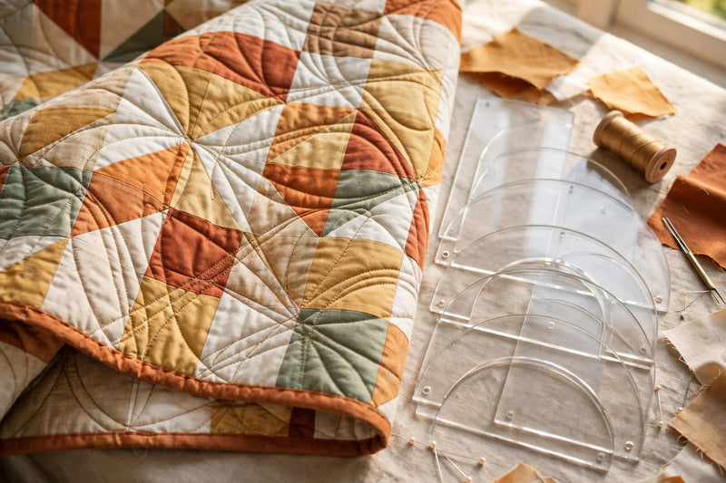 Quilt with curved cross hatching texture and arch quilting templates
