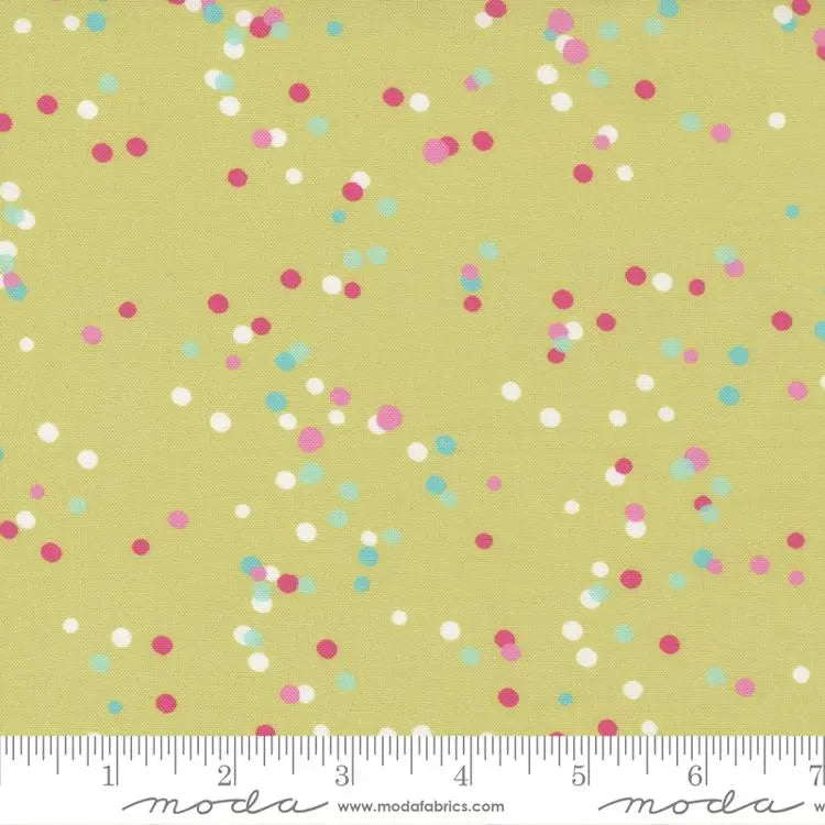 Green Soiree Lime Confetti Toss 44"/45" Fabric Per Yard - Linda's Electric Quilters