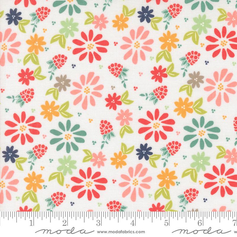 Moda Raspberry Summer quilting cotton in Cloud