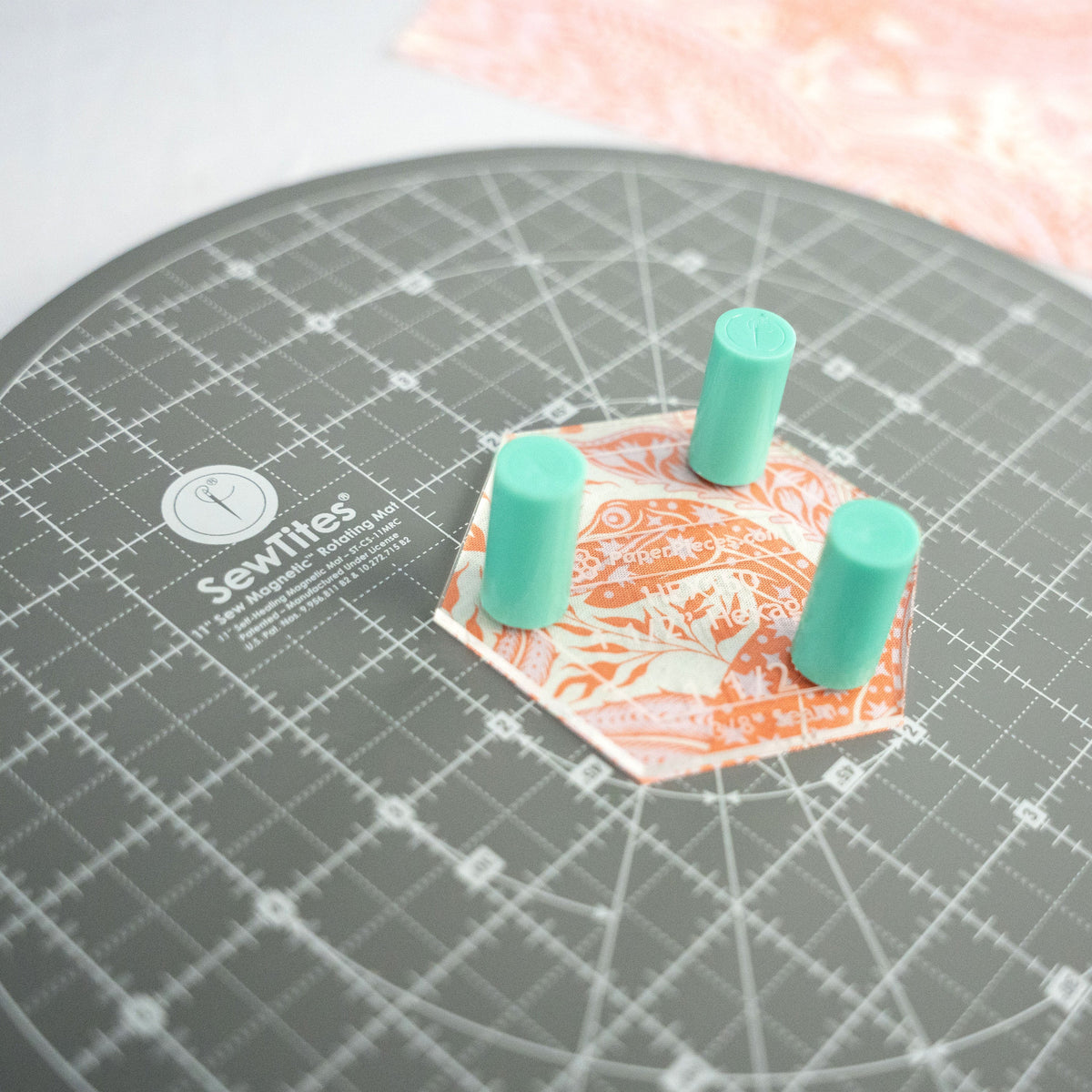 Sew Magnetic 11" Rotating Self-Healing Cutting Mat