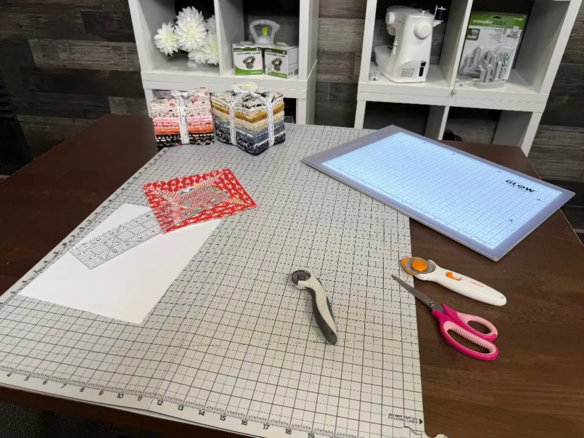 CUTTERPILLAR FLIP AND FOLD 48 SELF-HEALING CUTTING MAT CutterPillar