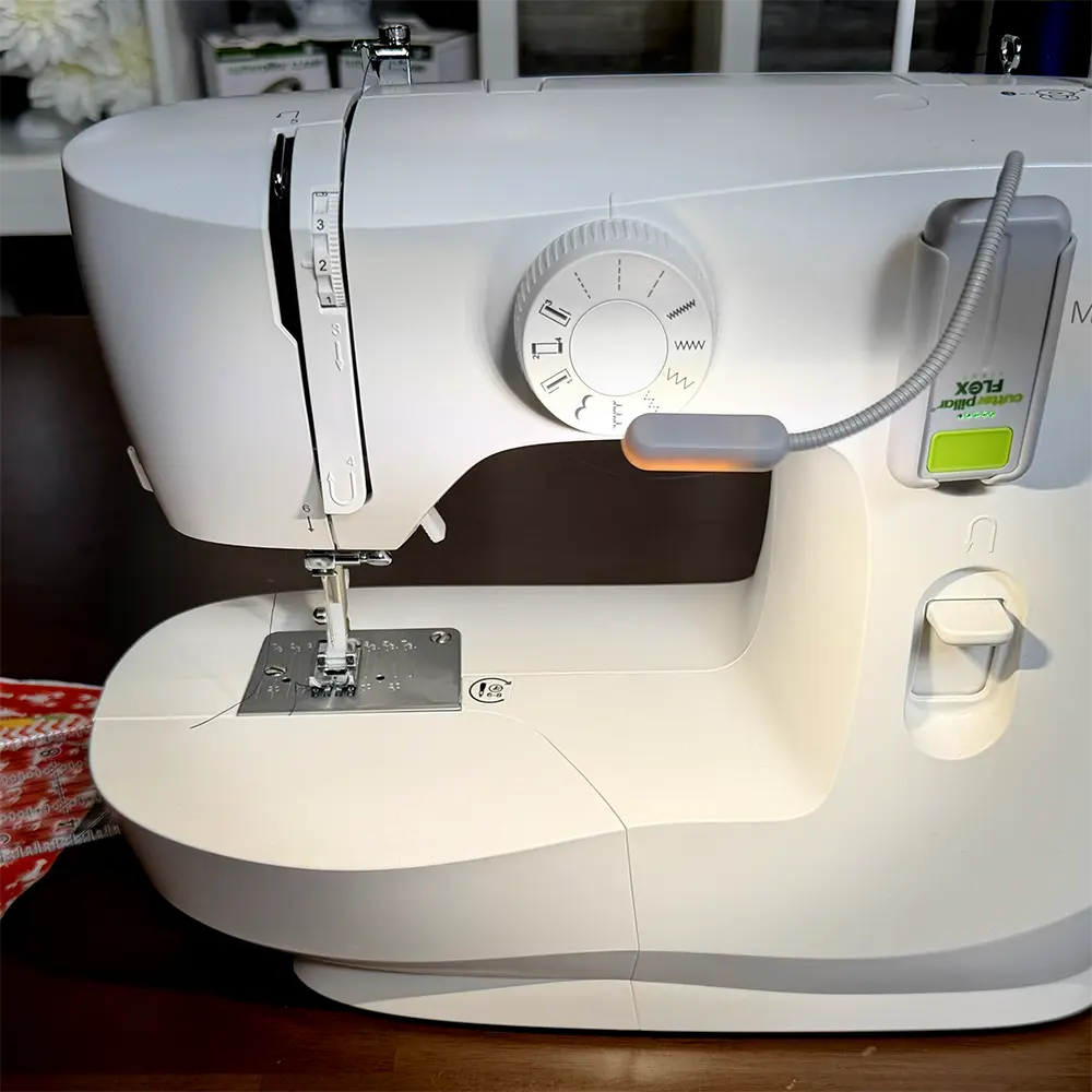 FLEX SEWING MACHINE LIGHT CutterPillar