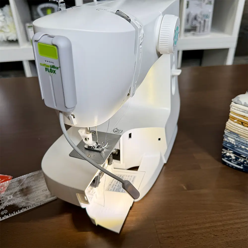 FLEX SEWING MACHINE LIGHT CutterPillar