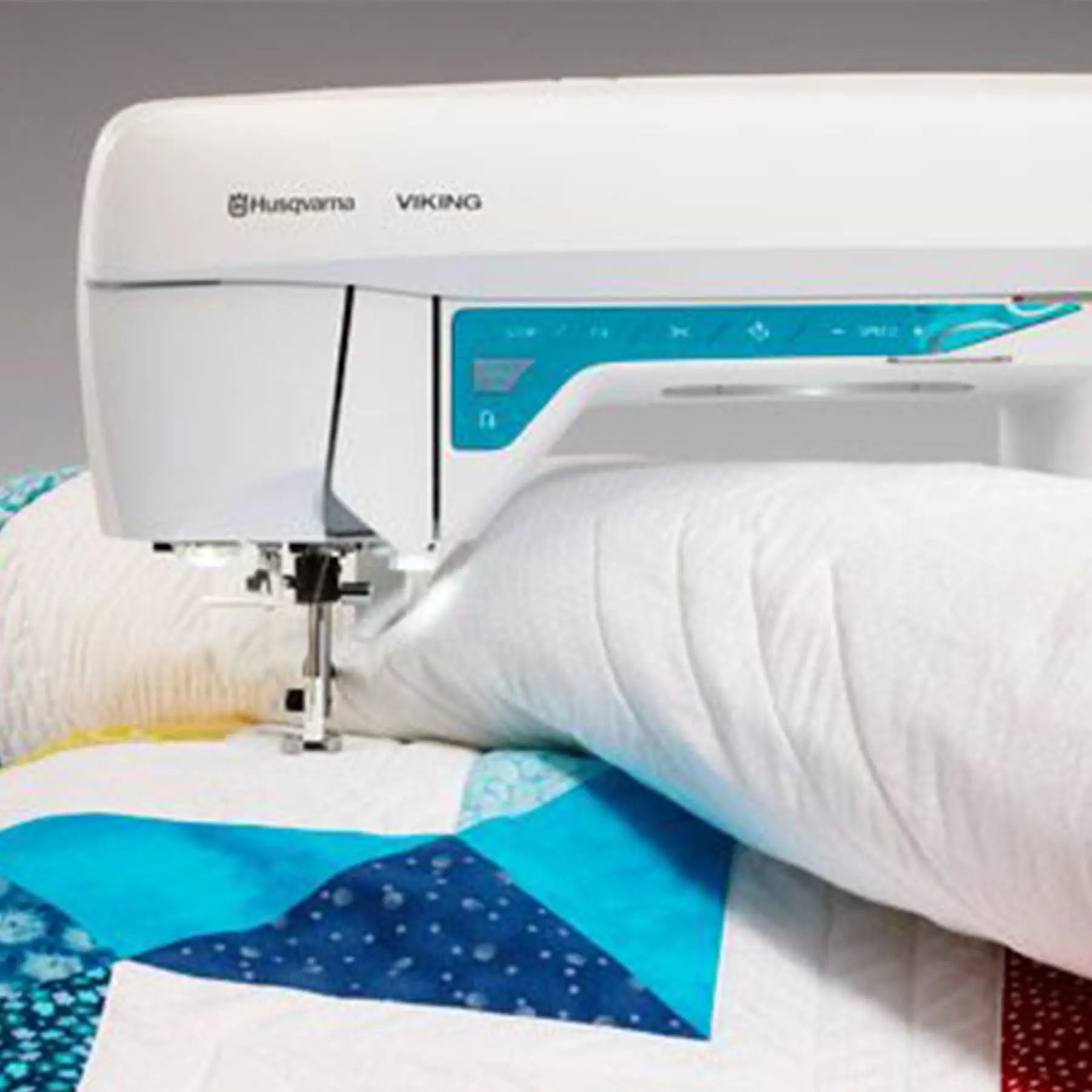 HUSQVARNA® VIKING® OPAL™ 670 Sewing Machine Singer