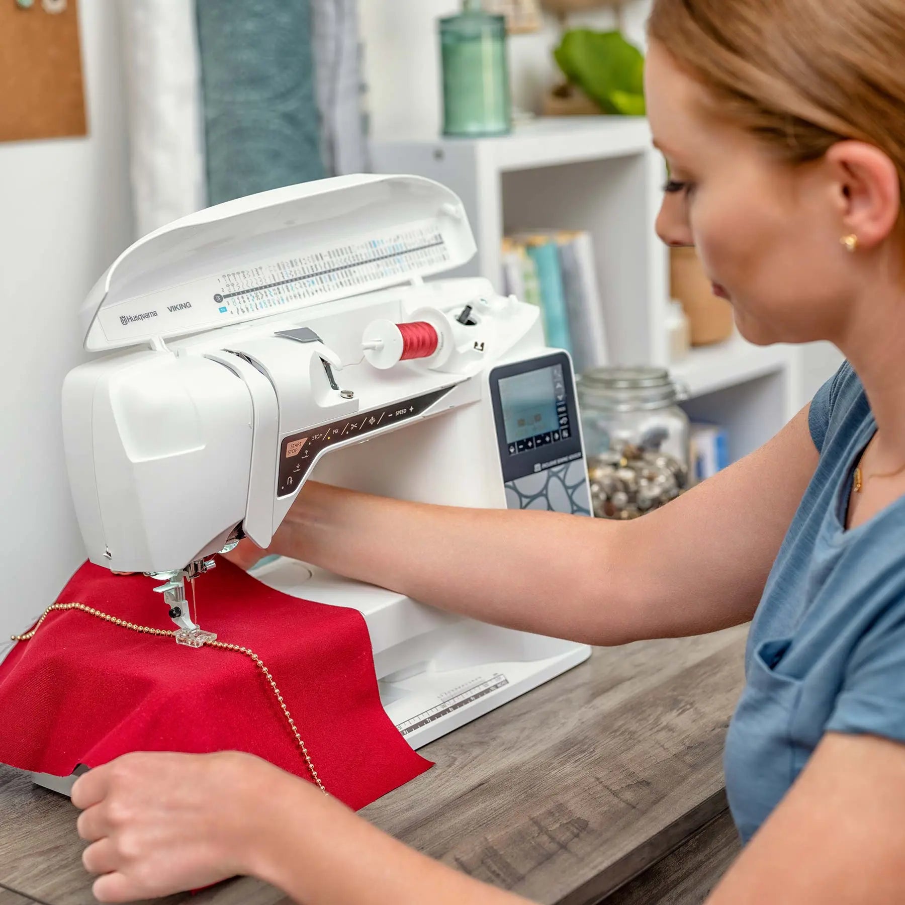 HUSQVARNA® VIKING® OPAL™ 690Q Sewing Machine Singer