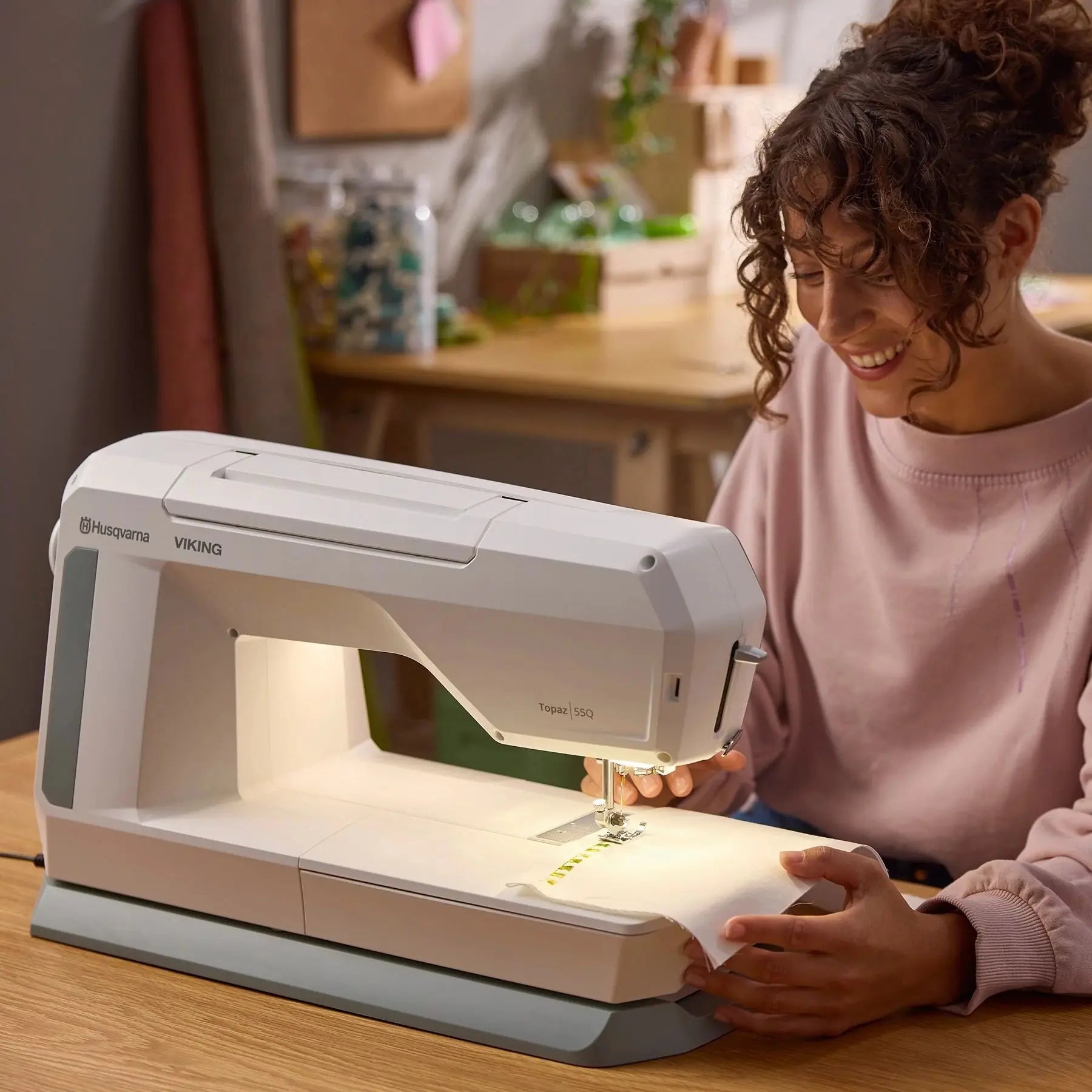 HUSQVARNA® VIKING® TOPAZ™ 55Q Sewing Machine Singer