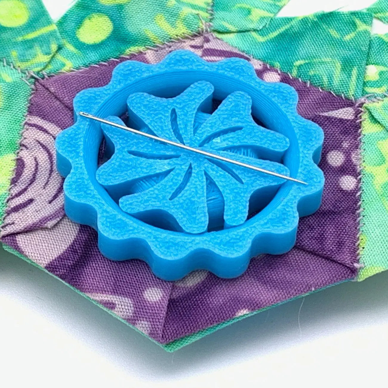 Needle Minder Light Blue - Linda's Electric Quilters