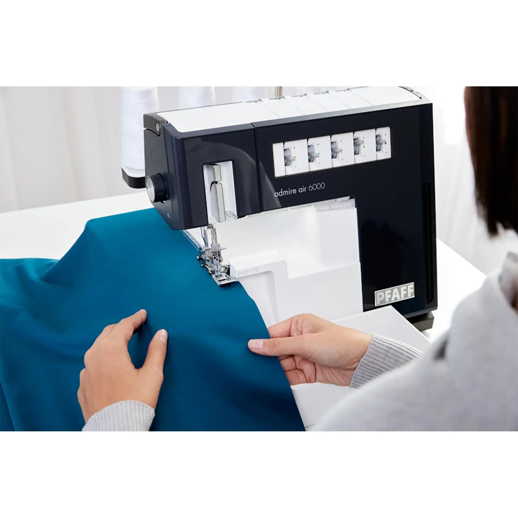 PFAFF® admire™ air 6000 Black Coverlock Machine Singer