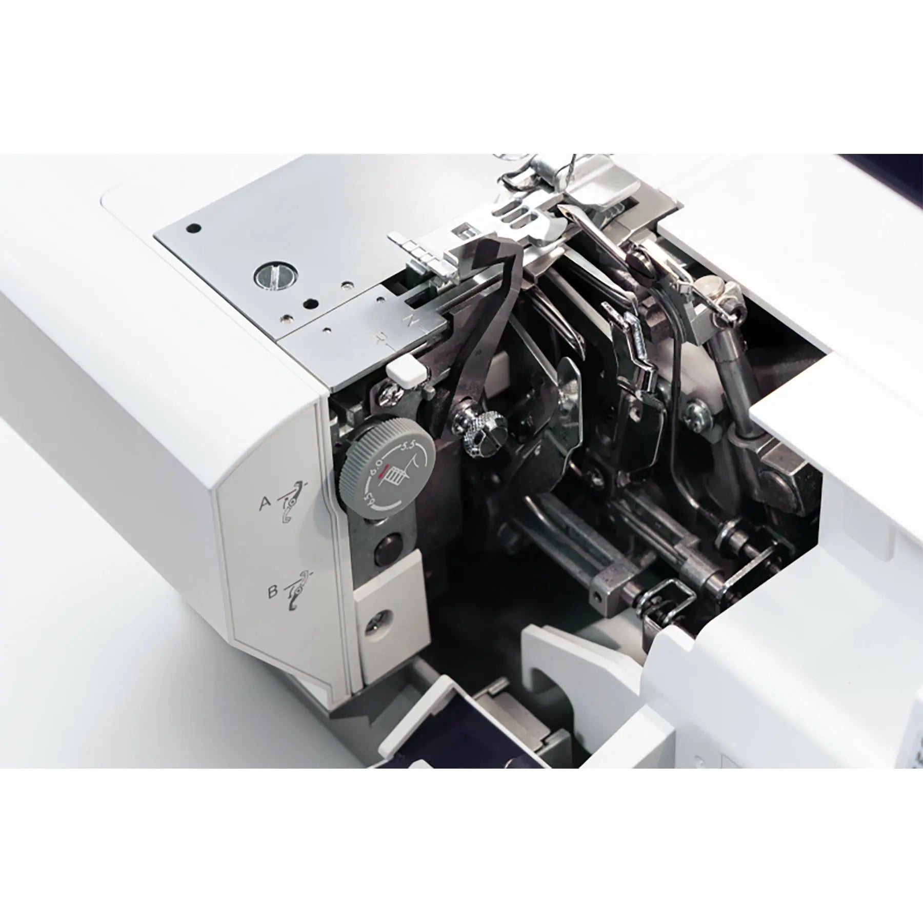 PFAFF® admire™ air 6000 Black Coverlock Machine Singer