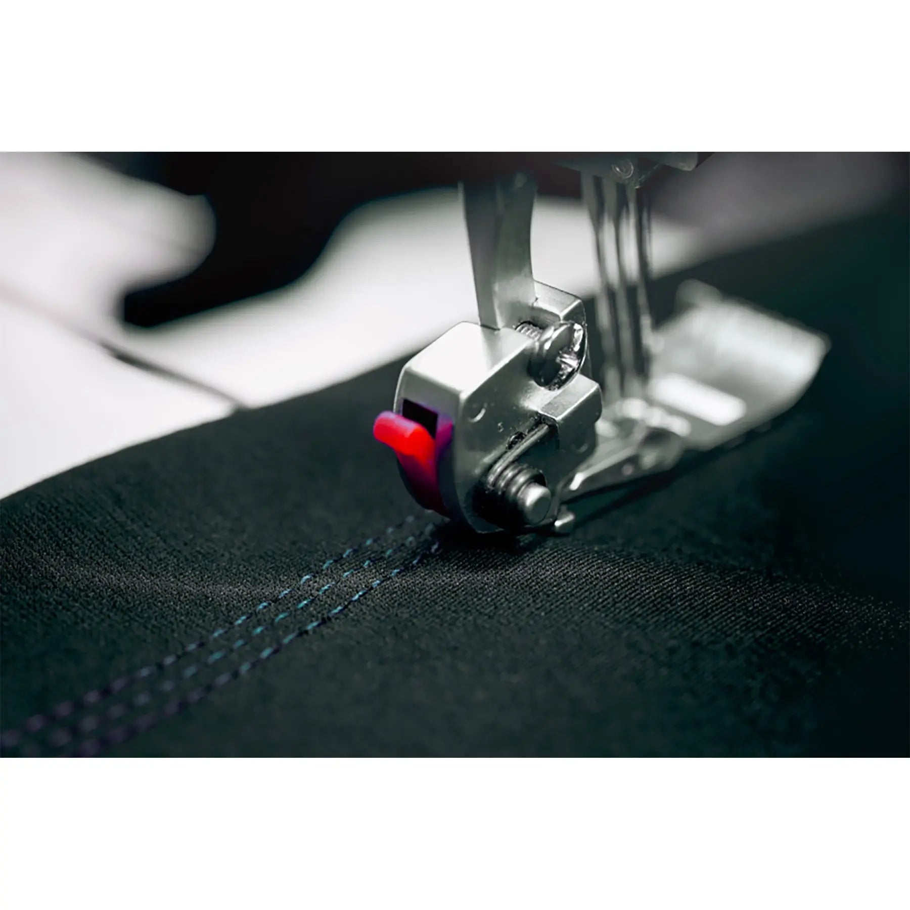 PFAFF® admire™ air 6000 Black Coverlock Machine Singer