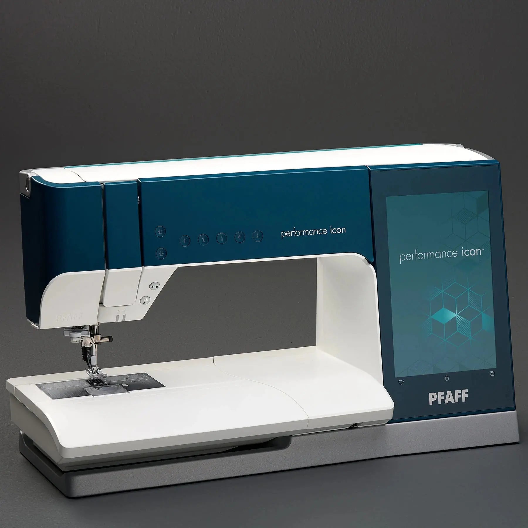 PFAFF® performance icon™ Sewing Machine Singer