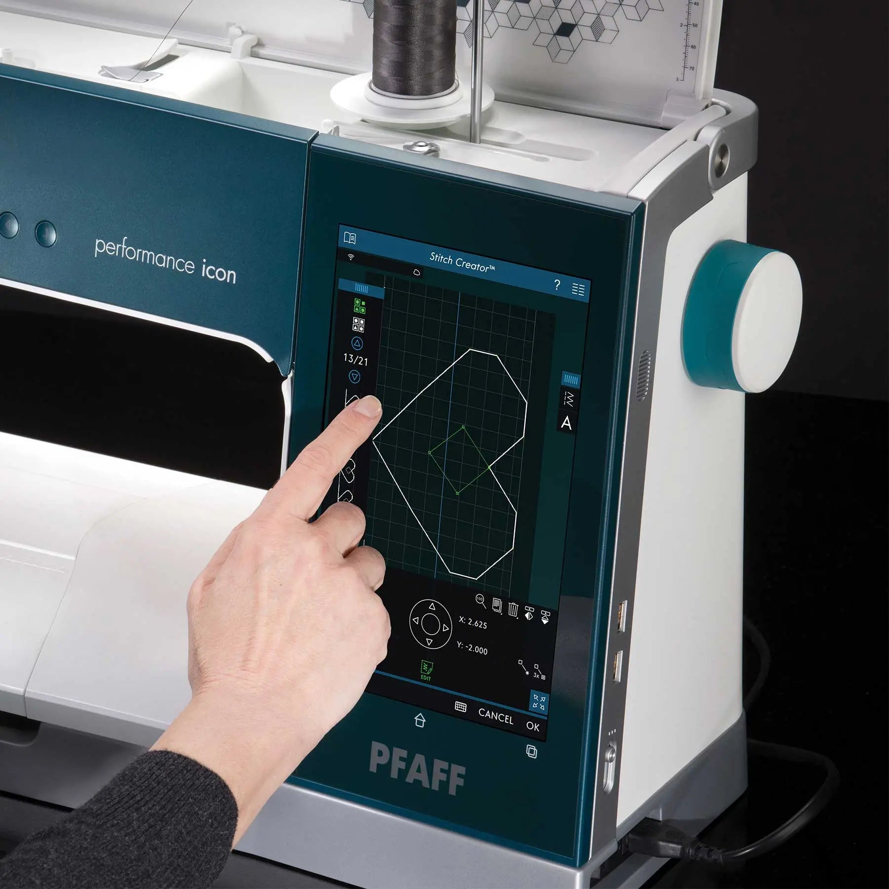 PFAFF® performance icon™ Sewing Machine Singer