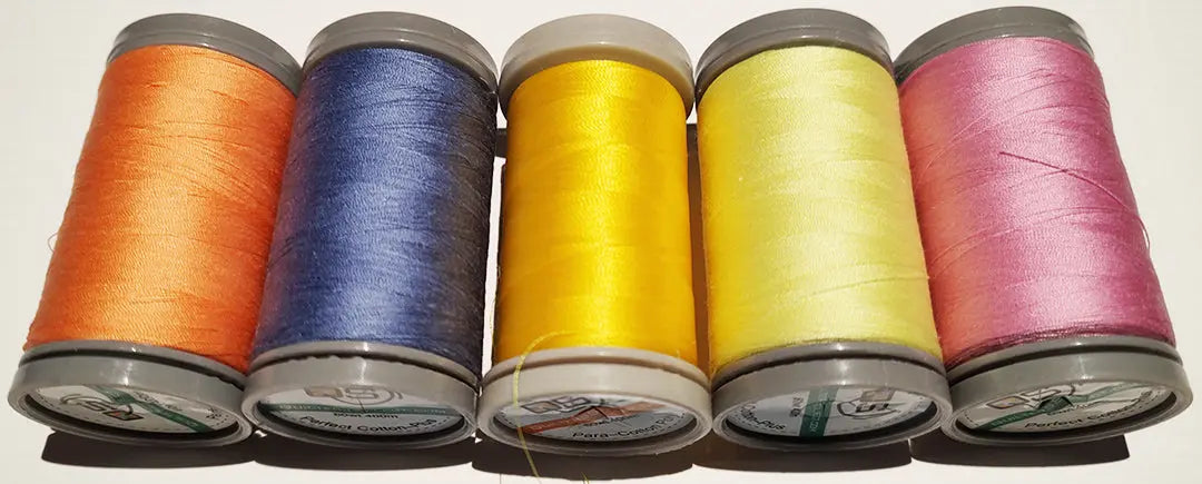 Quilters Select 5 spools (4 60 wt & 1 80 wt) in case volume 5 Rnk Distributing