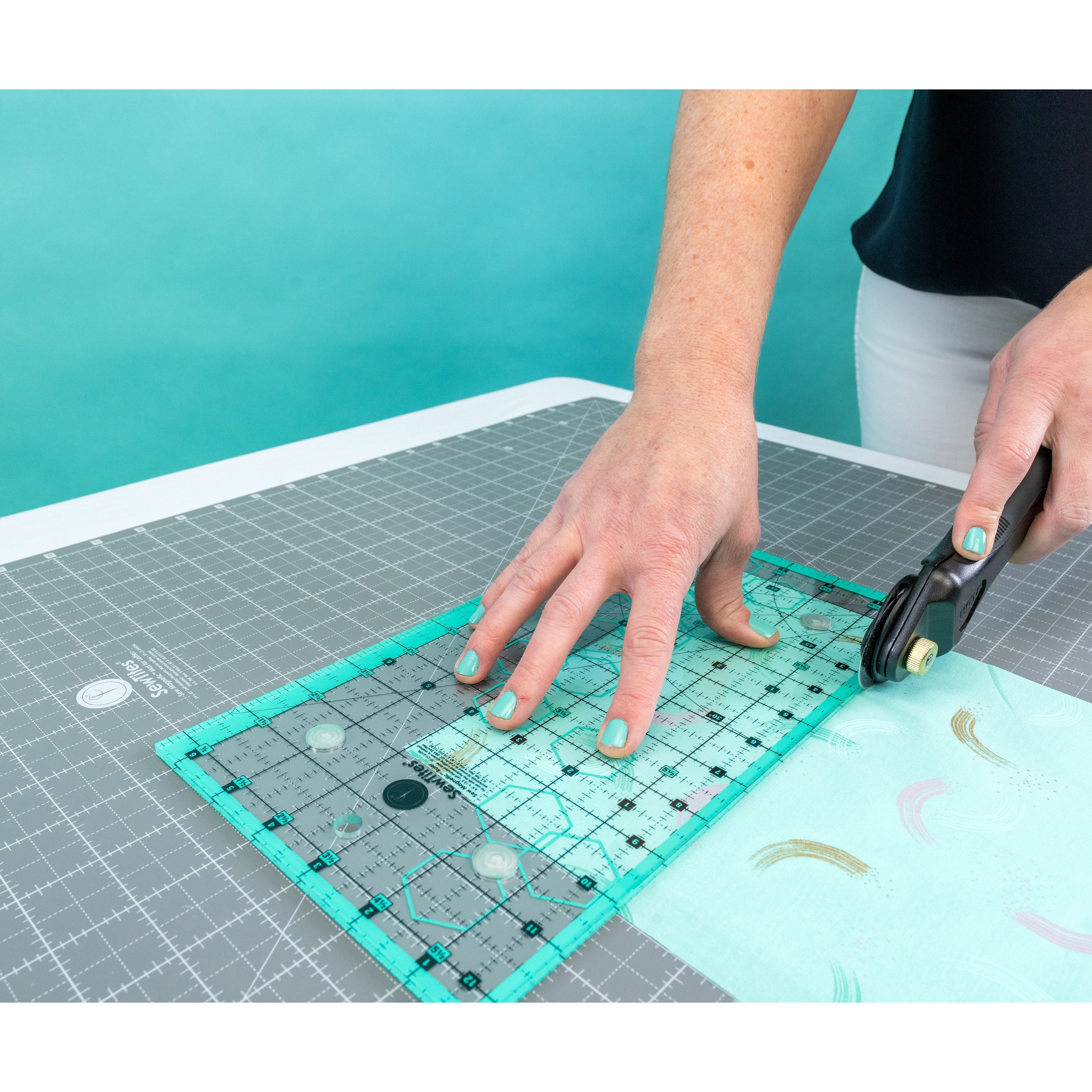 Sew Magnetic 6.5" x 12.5" Ruler