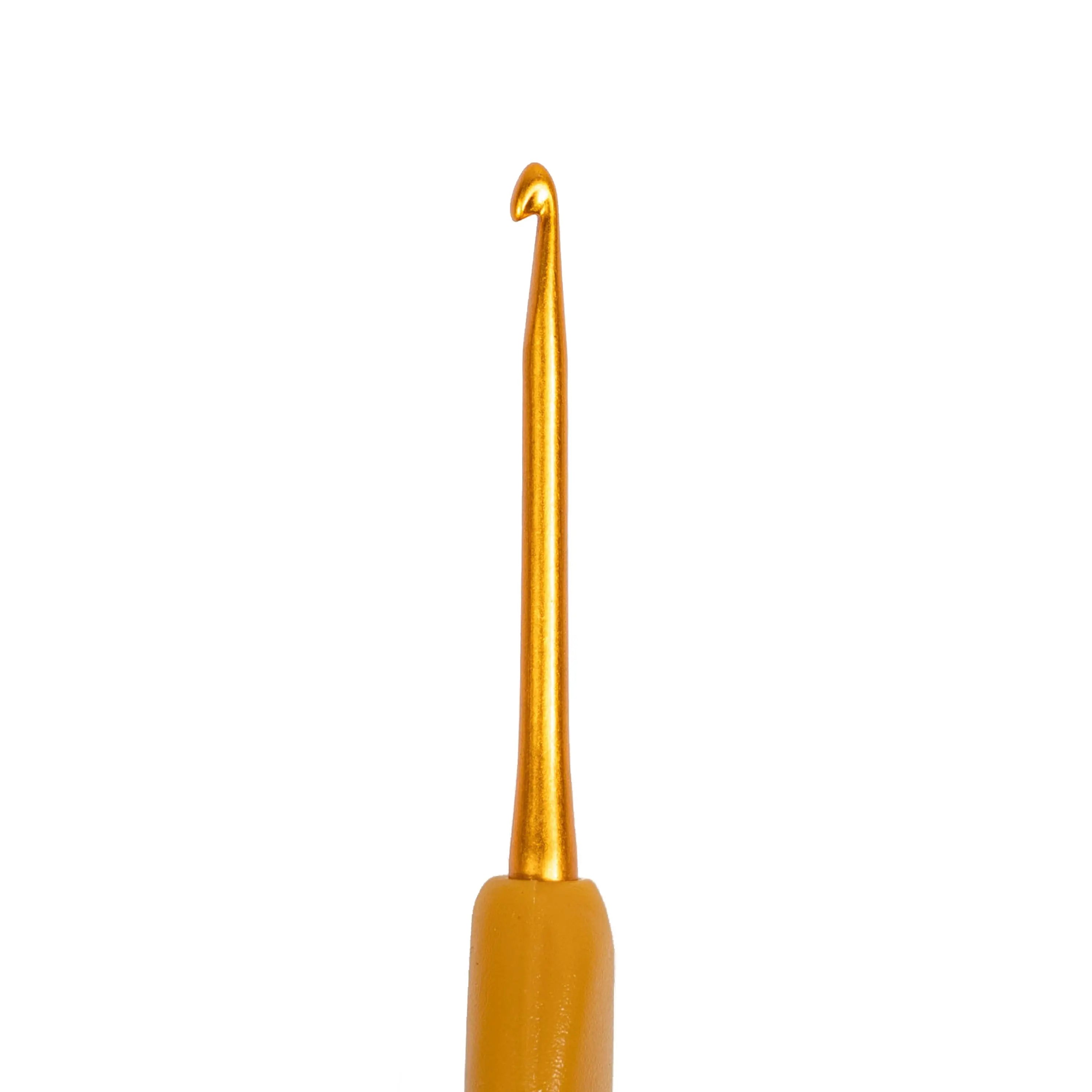 Soft Touch Crochet Hook B (2.25mm) Clover Needlecraft, Inc.