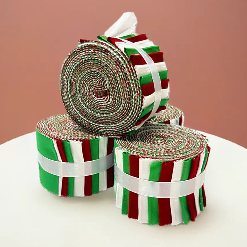 Green, Red, White - Supreme Solids - 2.5" Roll - Red/Green/White (20 cuts)