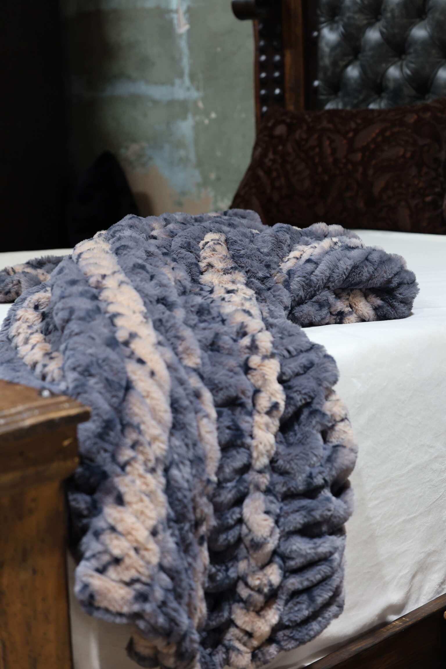 The Medallion Lynx Milan Blanket