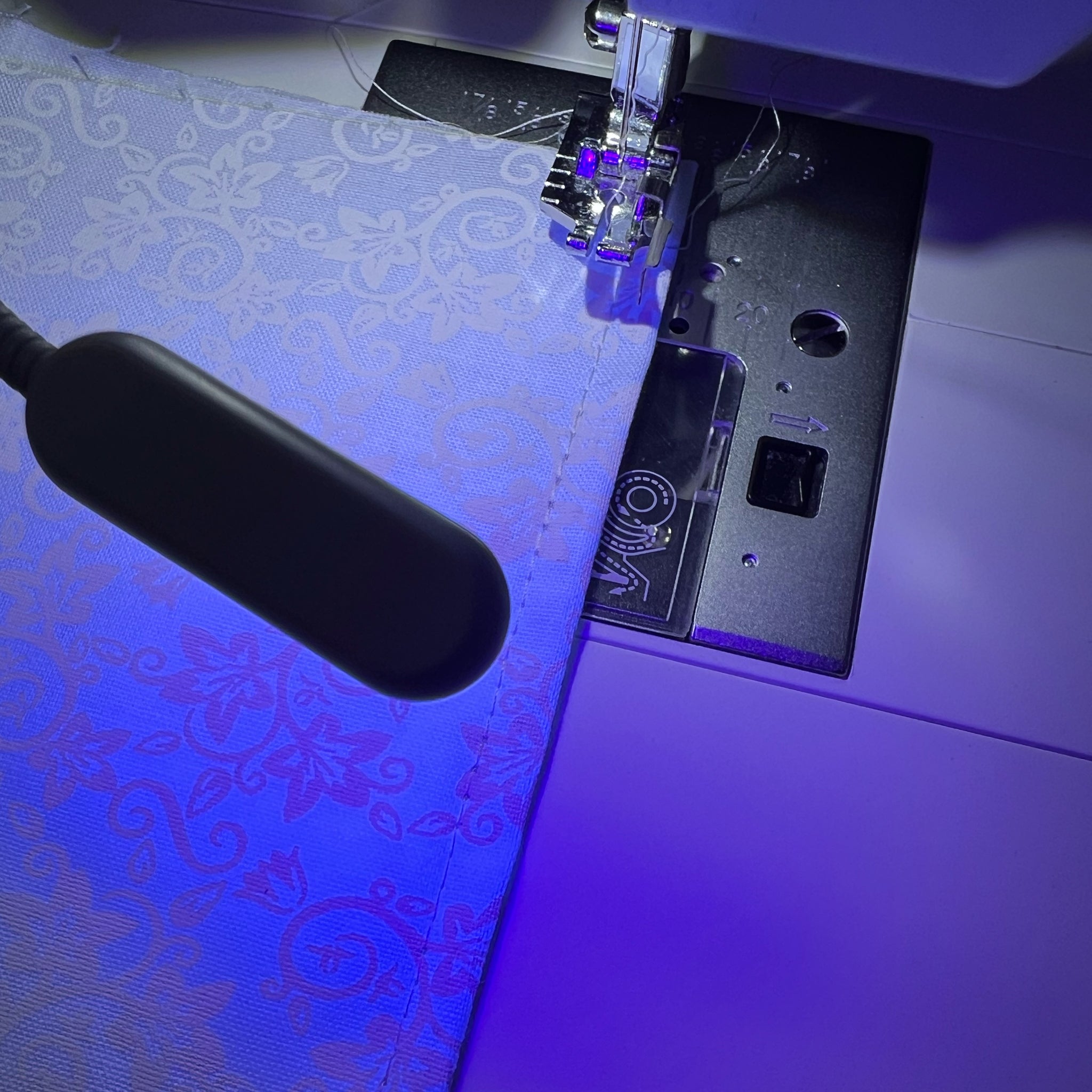 CUTTERPILLAR FLEX UV BLACK LIGHT